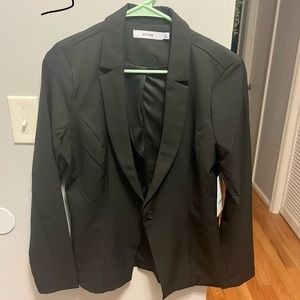 Excellent condition. Never worn. Tags on
